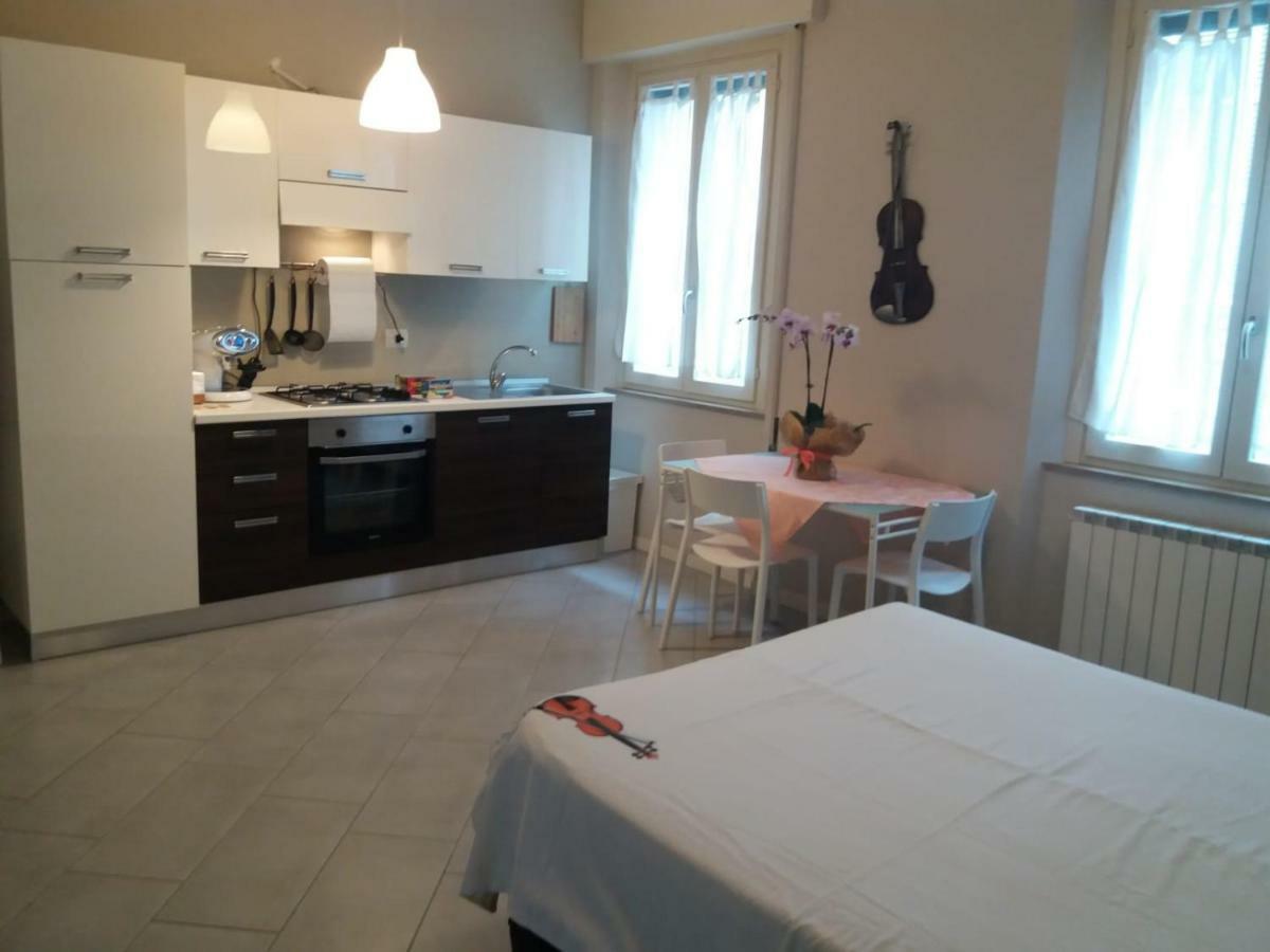 Appartement Casa Eva 2010 à Crémone Extérieur photo