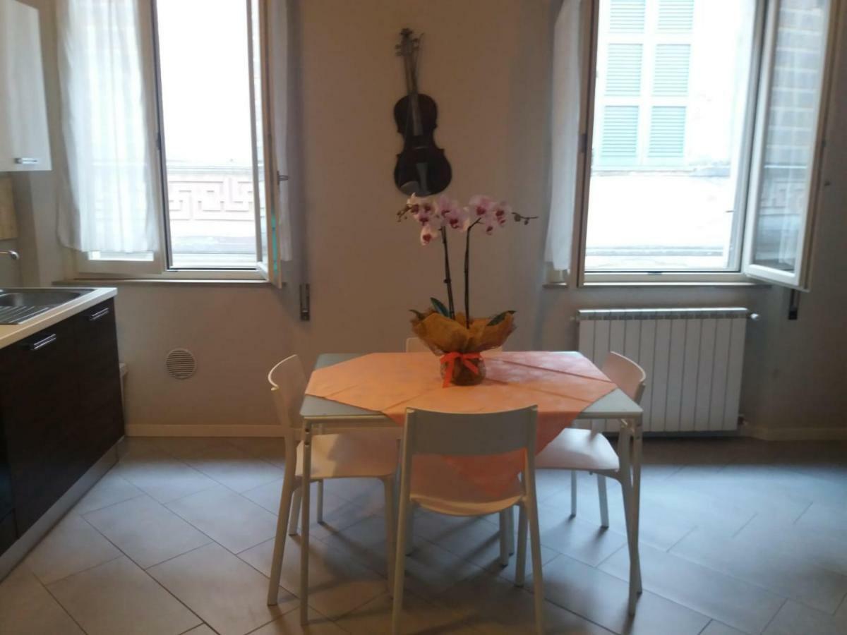 Appartement Casa Eva 2010 à Crémone Extérieur photo